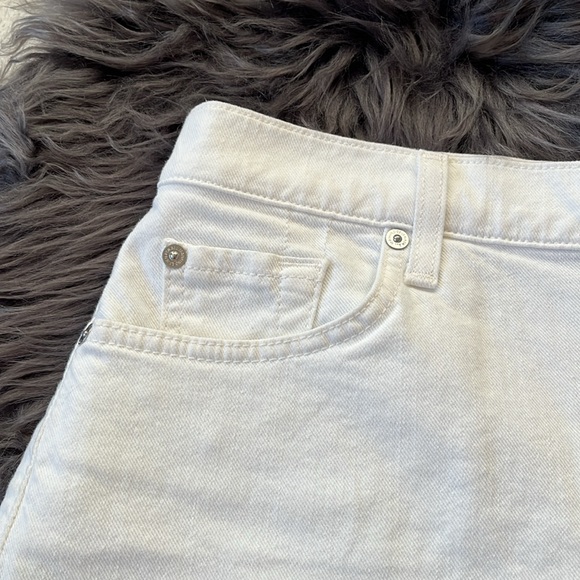 7 For All Mankind White Denim Frayed Shorts Size 30 - Picture 5 of 7